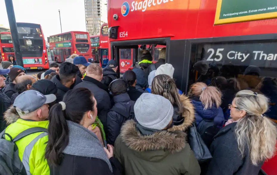 英国50万人大罢工!伦敦交通瘫痪!政府官宣重磅预算案!英国紧急下架感冒药!