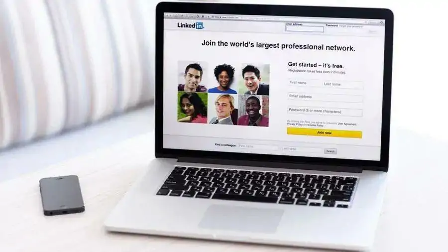 英国机场航班延误榜公布!LinkedIn宣布8月退出中国市场!全英再迎铁路罢工!英国首个“三亲婴儿”诞生