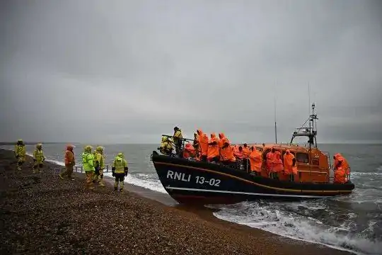 推特变国外版微信?Twitter改名为X:无限可能!英国降雨持续至8月中!伦敦持刀犯罪一年内激增16%!