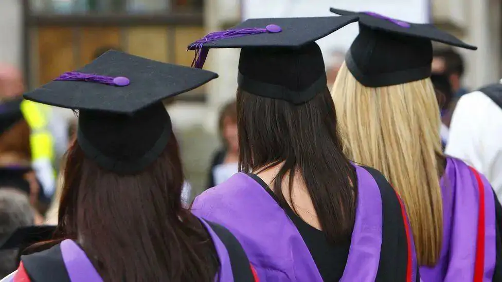英国大学一等学位比例十年来首次下降!官方监督机构称HS2无法实现!英国脱欧后面临疯狂的入境队伍!